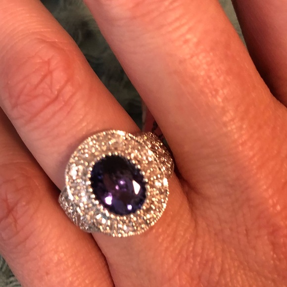 Dazzling 18kt WG Tanzanite Diamond Ring - Picture 6 of 8